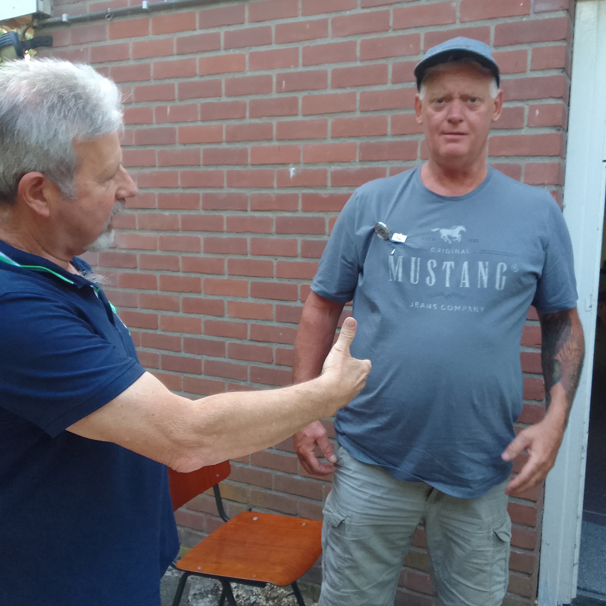     Was wel effe schrikken, maar deed geen pijn!